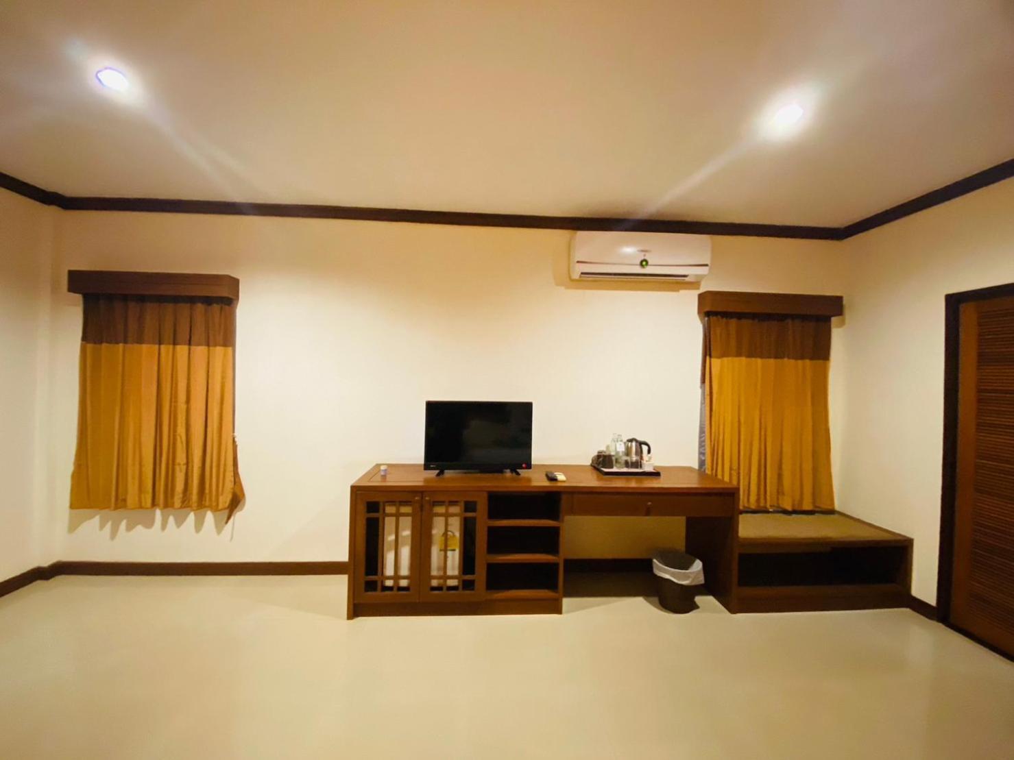 Beach Bungalow At Lanta Resort Koh Lanta Luaran gambar